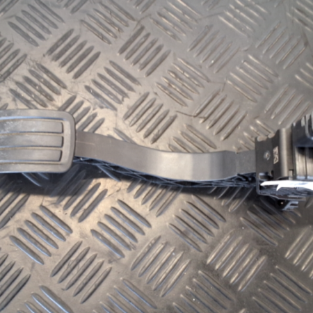 Opel Vivaro  Gaspedal