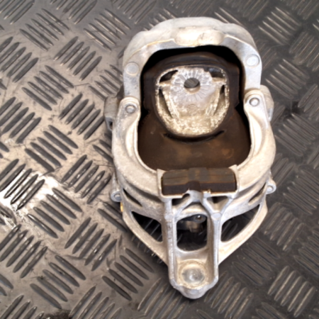 Audi A5  Motorbock Motorhalter