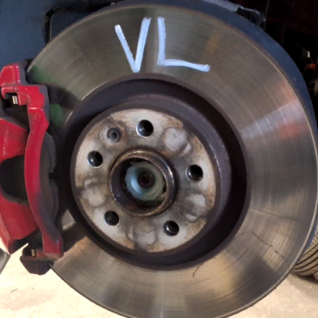 Audi A1  Achsschenkel vorne links