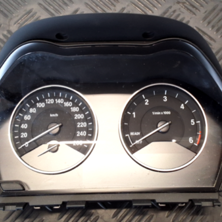 BMW X-serien X1 Kombiinstrument Tacho