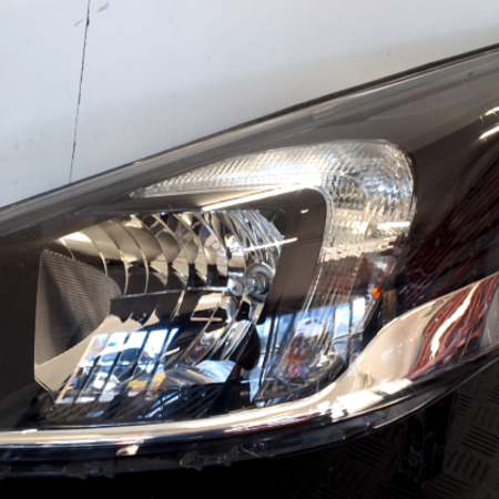 Opel Vivaro  Scheinwerfer links