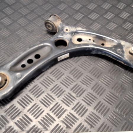 VW Golf  Querlenker vorn rechts