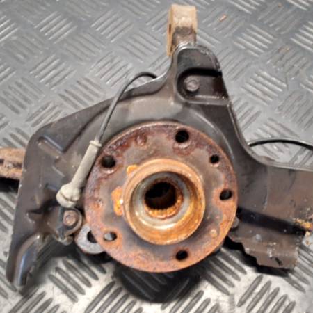 Opel Combo  Achsschenkel vorne links