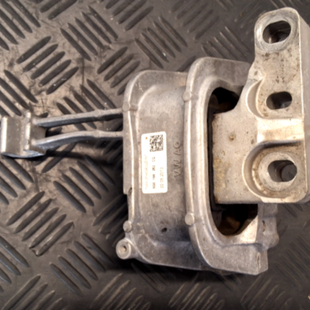 VW Golf  Motorbock Motorhalter