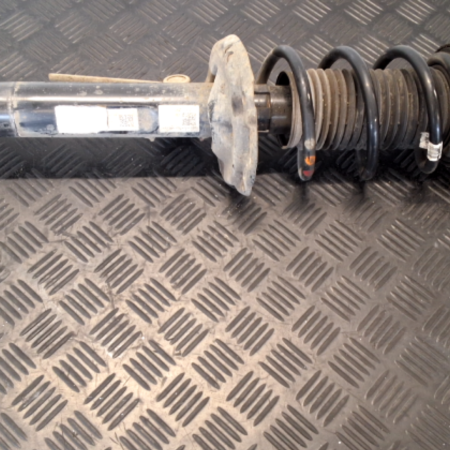 VW Golf  Federbein Stossdämpfer vorne