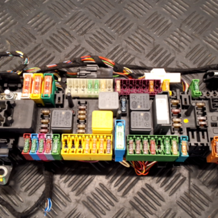 Mercedes-Benz A-CLASS  Sicherungskasten Relaisträger