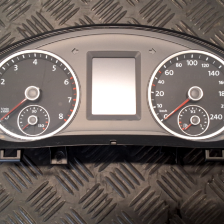 VW Tiguan  Kombiinstrument Tacho