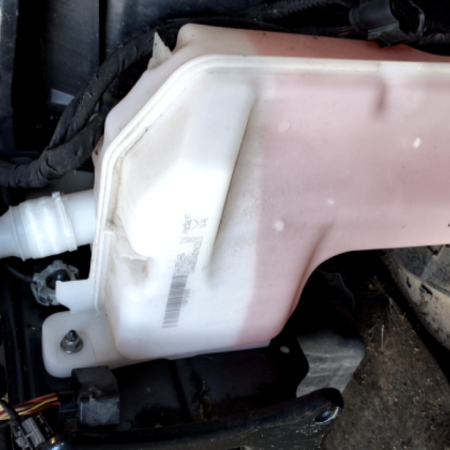 SEAT Leon  Behälter Waschanlage