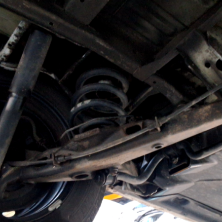 VW T5  Achsschenkel hinten links