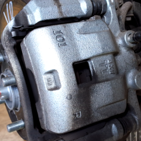 Suzuki Swift  Bremszange Bremssattel vorne