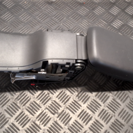 Toyota Yaris Cross  Armlehne