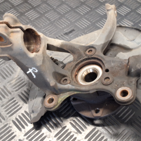 Skoda Octavia  Achsschenkel vorn rechts