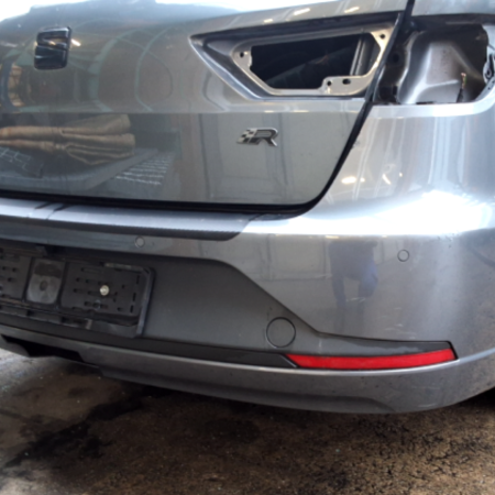 SEAT Leon  Stossstange Stossfänger hinten
