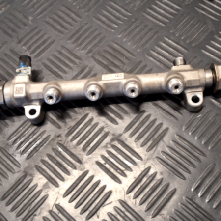 VW Passat  Kraftstoffverteiler