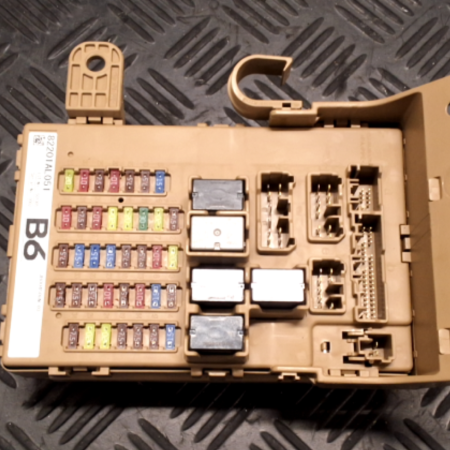 Subaru Legacy/Outback  Sicherungskasten Relaisträger