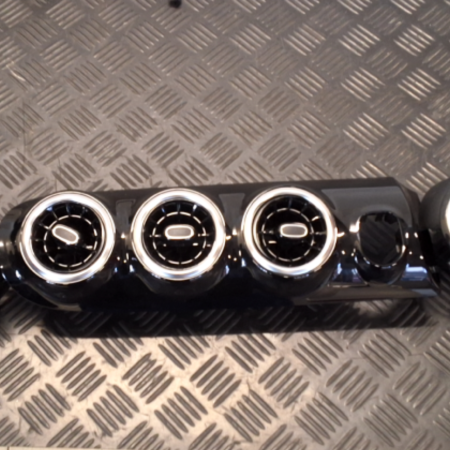 Mercedes-Benz A-CLASS  Luftdüssen innenraum