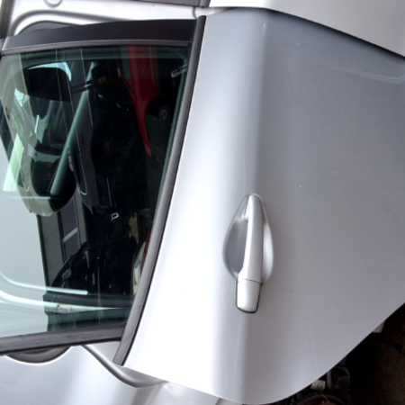 Peugeot 208  Türe hinten