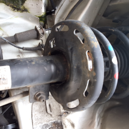 Peugeot 208  Federbein Stossdämpfer vorne