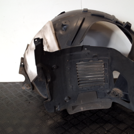 SEAT Leon  Radhausschale vorne