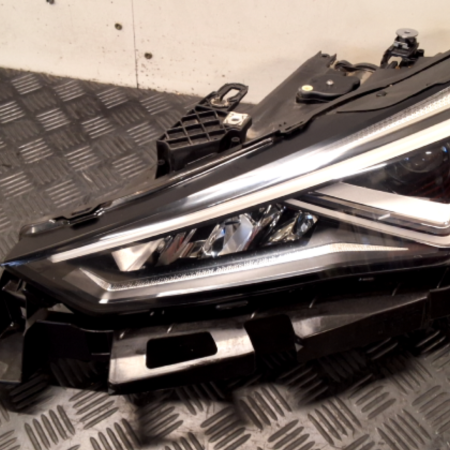 SEAT Leon  Scheinwerfer links