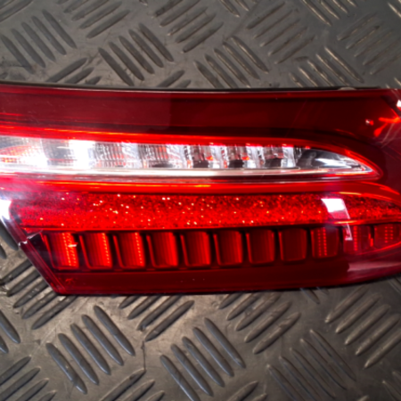 Mercedes-Benz E-CLASS  Rückleuchte links