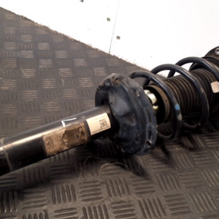 VW Touran  Federbein Stossdämpfer vorne