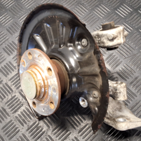 VW Touran  Achsschenkel hinten links