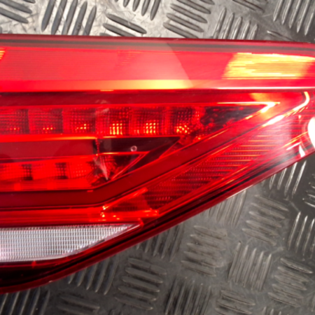 VW Touran  Rückleuchte links