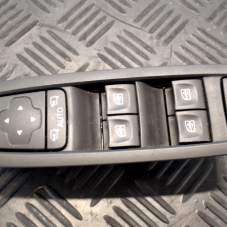 Renault Megane  Fensterheberschalter