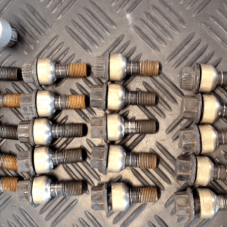 Porsche Panamera  Schrauben