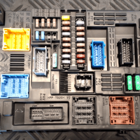 Opel crossland x  Sicherungskasten Relaisträger