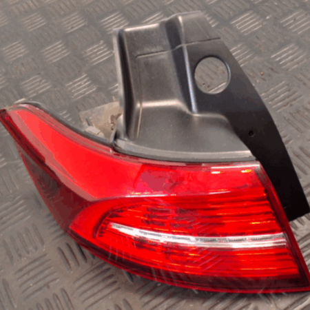 VW Passat  Rückleuchte links 3G9945207J