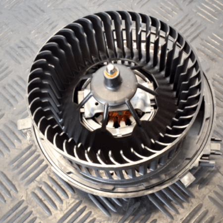 VW Golf 8  Gebläsemotor Lüfter