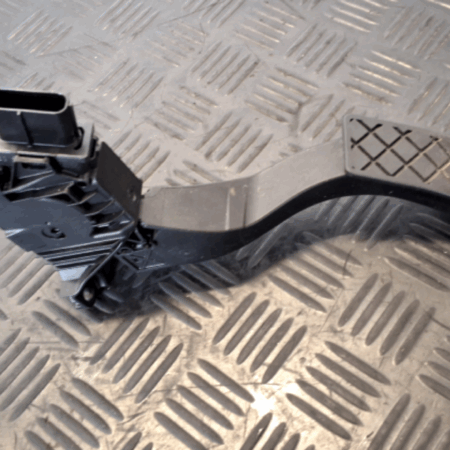VW Golf 8  Gaspedal