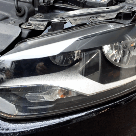 VW Polo  Scheinwerfer links