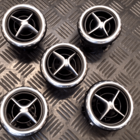 Mercedes-Benz GLA GLA Luftdüssen innenraum