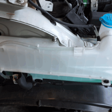Suzuki Ignis  Behälter Waschanlage