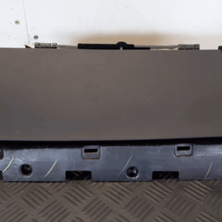 Tesla Model S  Handschuhfach