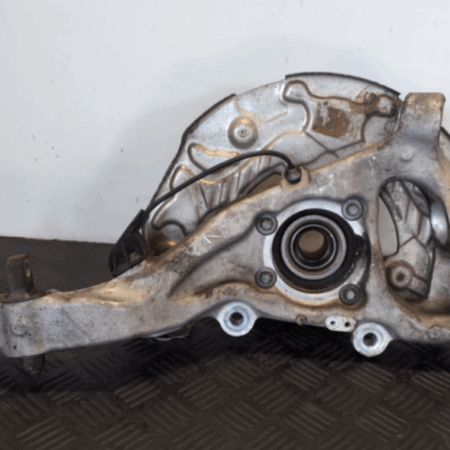 Mercedes-Benz AMG  Achsschenkel vorne links