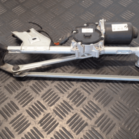 BMW 216 BMW 216 Wischermotor vorne