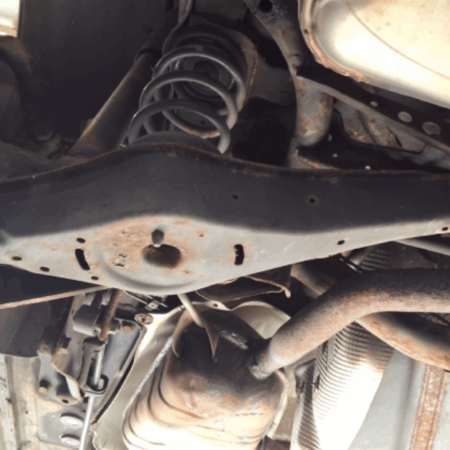 VW Touran  Querlenker hinten links