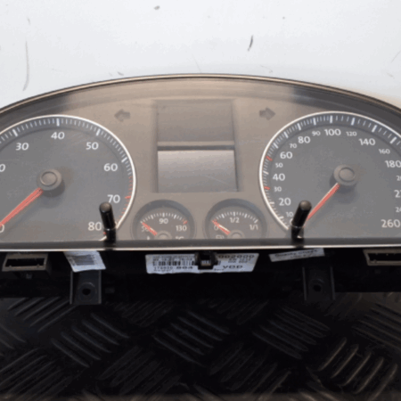 VW Touran  Kombiinstrument Tacho