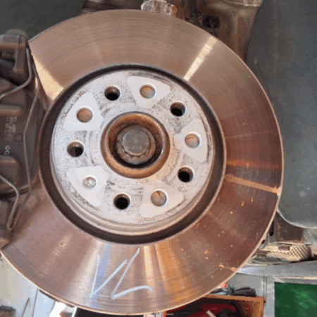 VW Tiguan  Achsschenkel vorne links