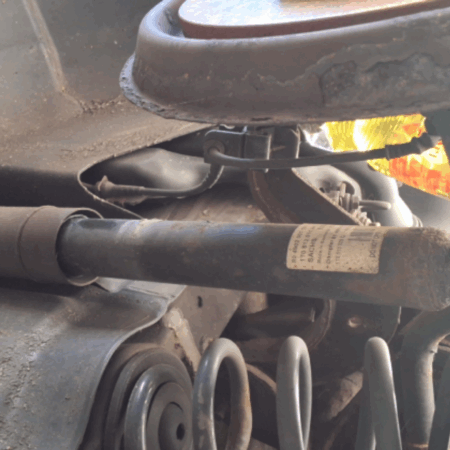 VW Touran  Federbein Stossdämpfer hinten