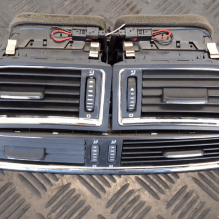 Skoda Superb  Luftdüssen innenraum