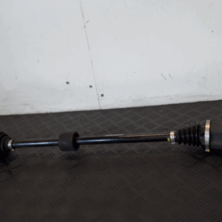 VW Polo  Antriebswelle vorn links