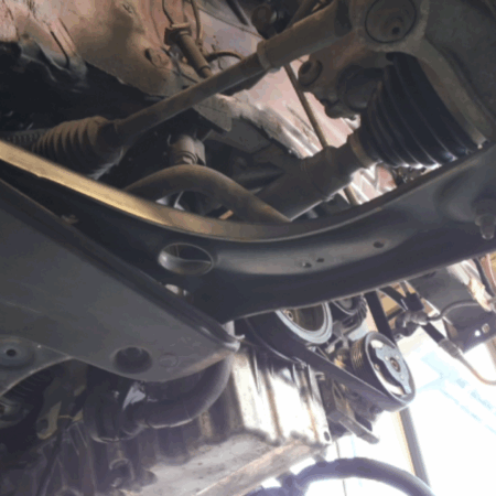 VW Touran  Querlenker vorn rechts
