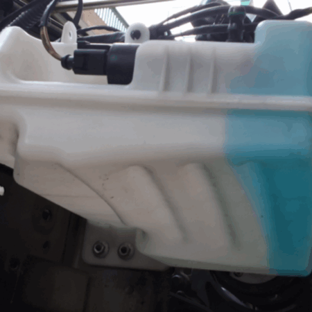 Skoda Superb  Behälter Waschanlage