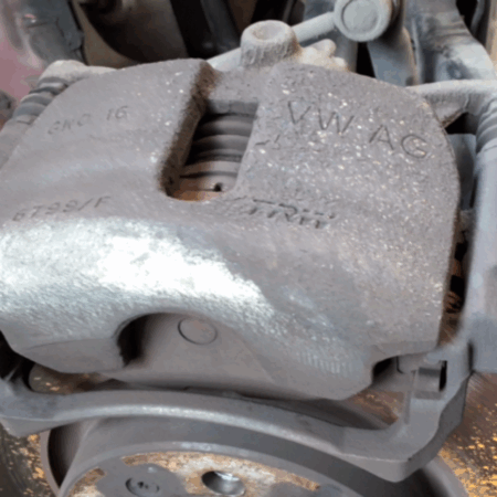 VW Touran  Bremszange Bremssattel vorne