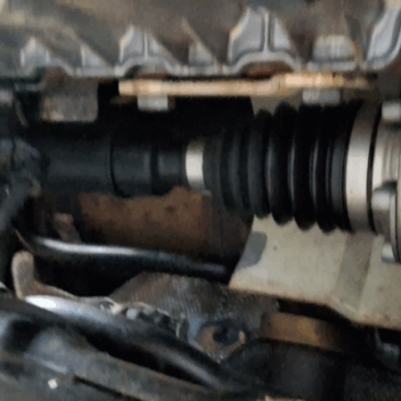 VW Touran  Antriebswelle vorne rechts